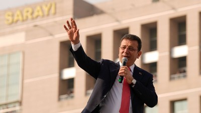 İmamoğlu, Instagram, TikTok ve Bluesky'dan seslendi: Birer birer eksileceğimizi sandınız ama milyon milyon büyüyoruz!