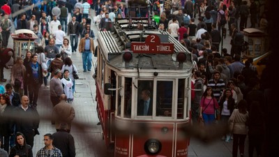 Türkiye çalışma süresinde ilk sırada! Yasal sürenin üzerine çıkılıyor