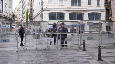 İstanbul'da 1 Mayıs önlemleri: Bazı yollar ve metro durakları kapatıldı! İşte kapalı yollar...