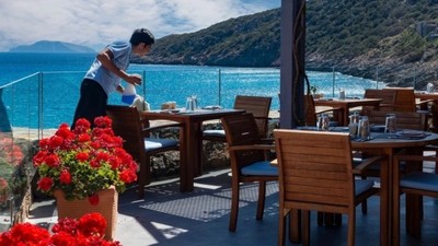 Turizm patlaması öncesi alarm: Yunanistan'da ciddi işçi açığı