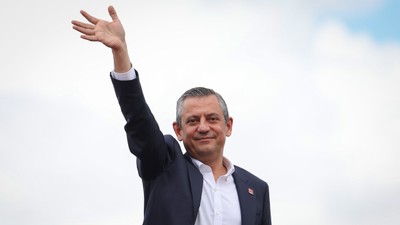 Özel'den 32 anneye "Anneler Günü" telefonu: İşte o isimler...