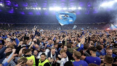 Hamburg'un şampiyonluk kutlamalarında izdiham! 26 taraftar yaralandı