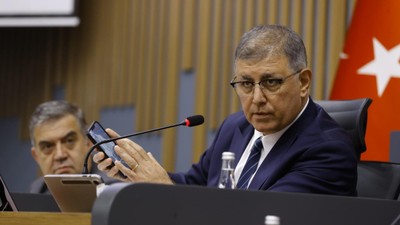 İBB Başkanı Dr. Cemil Tugay’dan “belediyelerde yetki paylaşımı”na tepki