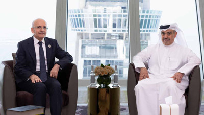 Bakan Şimşek Doha'da Türkiye'deki yatırım fırsatlarını anlattı