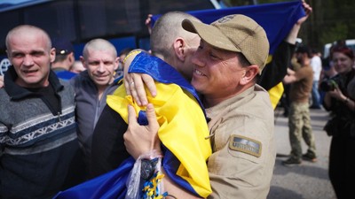 Rusya ile Ukrayna arasında 3. esir takası: 303'er kişi serbest bırakıldı