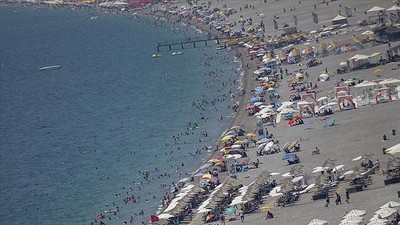 Tatil sezonu geldi, şezlong krizi yeniden alevlendi!