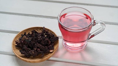 Kırmızı iksir: Hibiskus çayının faydaları saymakla bitmiyor!
