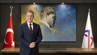 Vahap Seçer: “Bereketin sofralardan taştığı, gençlerin özgürce yaşadığı günler yakın”