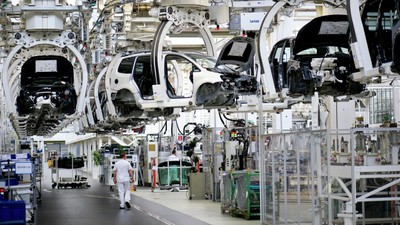 Almanya’da sanayi üretimi nisanda geriledi