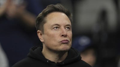 Elon Musk, Trump'ın azledilmesi çağrısı yaptı