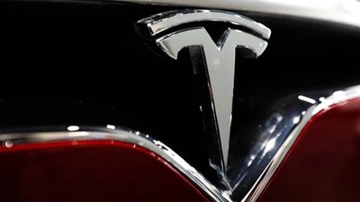Trump ile Elon Musk kavgası:  Tesla hisseleri kayıplarının bir kısmını telafi etti