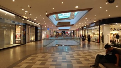 Adana'daki AVM'ye 21 yaşından küçükler giremeyecek