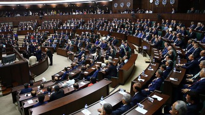 AK Parti'de TBMM görev dağılımı: Başkanvekili, Divan Üyeleri ve İdare Amiri belli oldu
