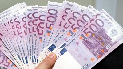 Euro rekor tazeledi, tarihi zirveyi gördü