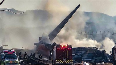 Hindistan'da yolcu uçağı düştü! Enkazdan 204 ceset çıkarıldı
