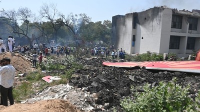 Hindistan’daki uçak faciası Boeing’in kaza geçmişini hatırlattı! İşte ölümcül kazalar