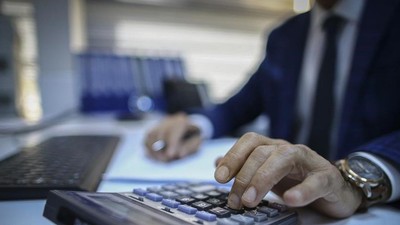 AYM'den memuriyetle bağdaşmayan 'hal ve hareket' hükmüne iptal kararı