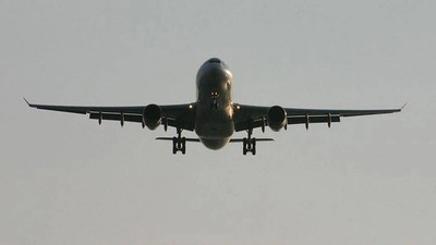 Katar hava sahasını kapattı! Avrupa’dan gelen uçaklar İstanbul'a indi