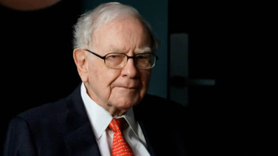 Berkshire Hathaway S&P 500&rsquo;&uuml;n gerisinde kaldı: Yatırımcılar nakit ve liderlikten endişeli