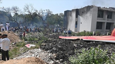 Hindistan'daki uçak kazası soruşturmasında "sabotaj" ihtimali araştırılıyor