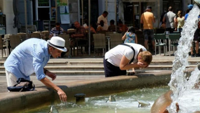 Avrupa'da sıcaklıklar rekor seviyede: Çok sayıda bölge için Kırmızı alarm verildi