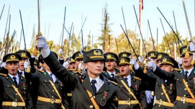 5 teğmen TSK'dan uzaklaştırılmıştı: Mahkemeden MSB'ye teğmenler için 7 kritik soru