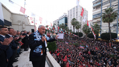 Gözaltındaki Zeydan Karalar’dan belediye binası önüne çağrı: Adana tutsak edilemez!