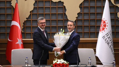 Fahrettin Altun İletişim Başkanlığı görevini yeni başkan Burhanettin Duran'a devretti