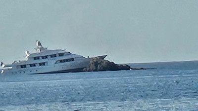 Bodrum açıklarında motoryat kayalıklara çarptı: 7 kişi kurtarıldı