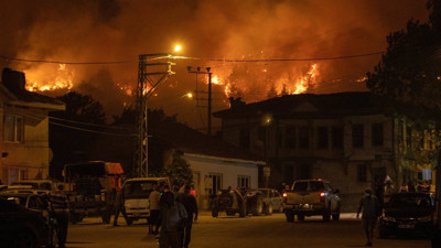 Bursa'da yangına müdahale eden bir itfaiye eri kalp krizi geçirmesi sonucu şehit oldu