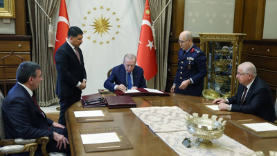 Genelkurmay Başkanı değişti, 45 general ve amiral emekli edildi