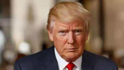 Trump "Tanrı beni Amerika için seçti" diyerek "cennete girebilmek için" bağış toplamaya başladı