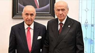 CHP'nin eski Genel Başkanı Hikmet Çetin'den Bahçeli'ye ima: CHP-MHP koalisyonu başarılı olur