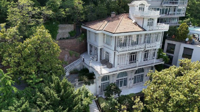 Boğazın en pahalı köşklerinden... FETÖ firarisi İpek'in köşkü dördüncü ihalede satıldı