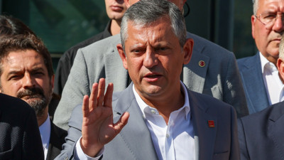 Kurultay davasının ertelenmesi ne anlama geliyor, CHP ne yapacak?