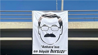 ABB operasyonunu saatler önce haber vermişti! Melih Gökçek'in pankartını astılar