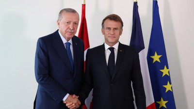 Cumhurbaşkanı Erdoğan ile Fransa Cumhurbaşkanı Macron Ukrayna- Rusya savaşını görüştü