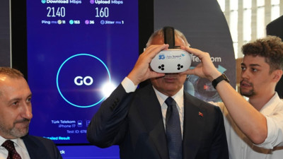 Türk Telekom'un 5G destekli VR teknolojisi AKM'de deneyimlendi