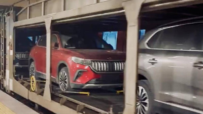 Almanya’dan sipariş edilen Togg otomobilleri trenle Avrupa’ya gidiyor