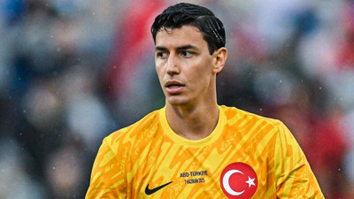 TFF: Milli kaleci Berke Özer, A Milli Futbol Takımı kampını izinsiz terk etti