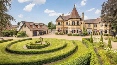 James Bond’un 'Skyfall' malikanesi satışa çıktı