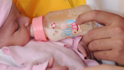 Bebek mamasında tehlike: 13 bebek hastanelik oldu, &uuml;r&uuml;nler geri &ccedil;ağırıldı