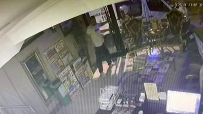 Böcek ailesinin ölümüne ilişkin yeni görüntüler ortaya çıktı: Kapı kilitli, ambulans bekliyor