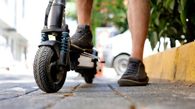 Elektrikli skuterlere plaka talebi: G&uuml;venlik &ouml;nlemleri genişliyor