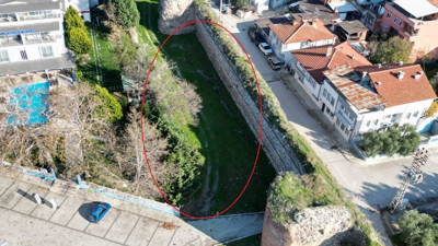 İznik’te tarihi surlar içindeki arsasını Papa’nın ziyaretinden bir gün sonra satışa çıkardı: İşte istenen ücret