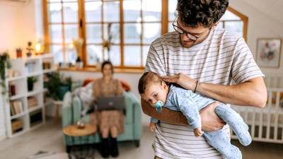 Doğum izni 24 haftaya çıkarılacak, babalık izni artacak