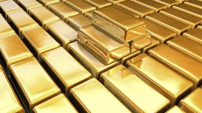 Altın fiyatlarında d&uuml;ş&uuml;ş: Dolar g&uuml;&ccedil;lendi, g&ouml;zler ABD verilerinde