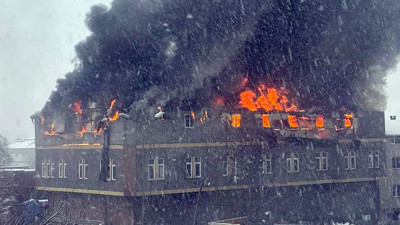 Tuzla'da fabrikada &ccedil;ıkan yangın s&ouml;nd&uuml;r&uuml;ld&uuml;