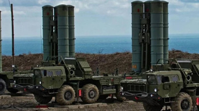 S400'lerle ilgili bomba iddia: &Uuml;&ccedil;&uuml;nc&uuml; &uuml;lkeye gidiyor, satış bug&uuml;n netleşecek