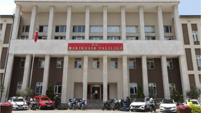 Balıkesir'de 6,1'lik deprem! Valilikten tatil açıklaması